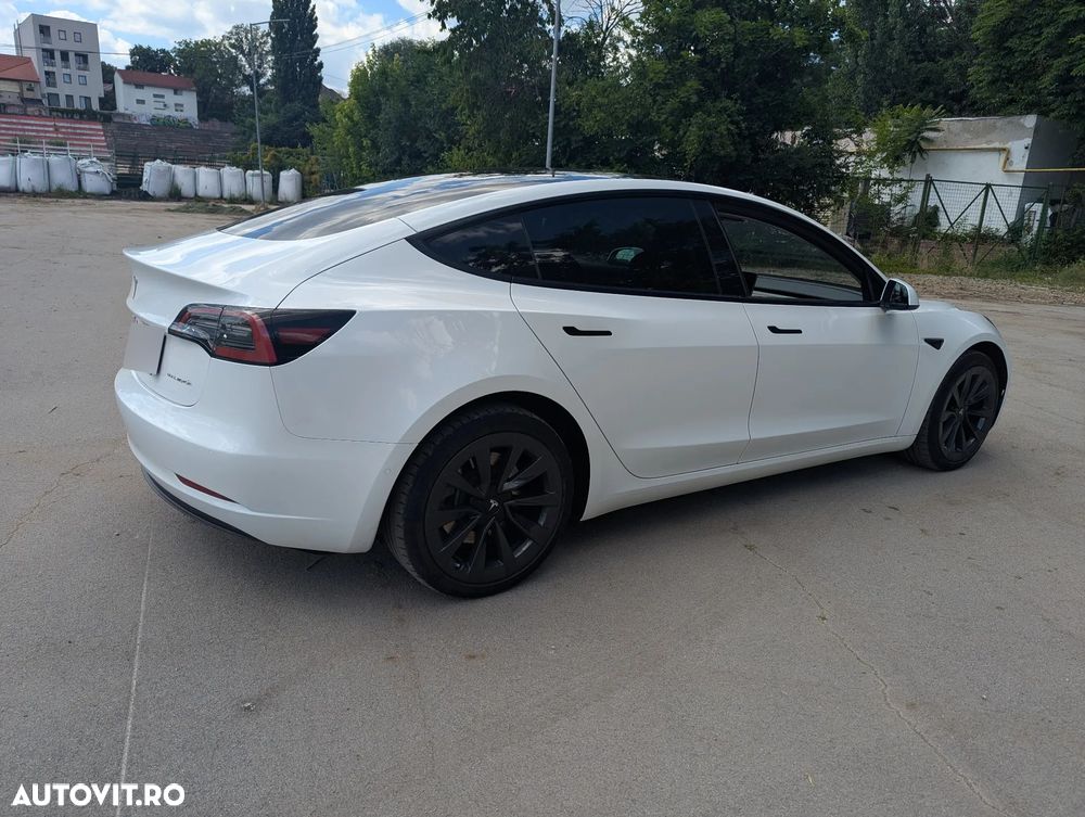 Tesla Model 3 - 5