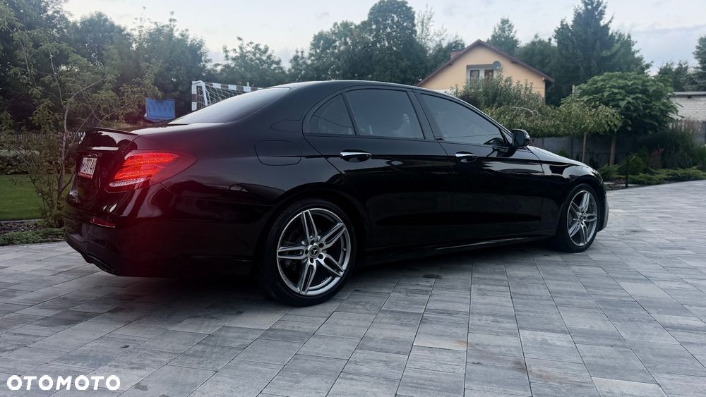 Mercedes-Benz Klasa E 300 9G-TRONIC - 17