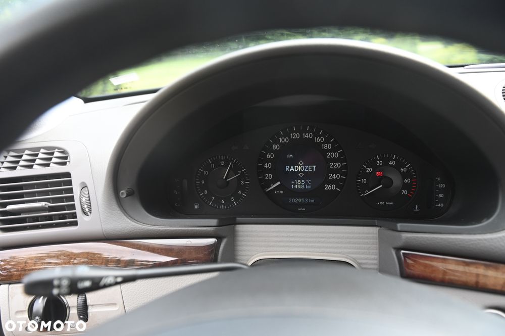 Mercedes-Benz Klasa E 240 T Classic - 20
