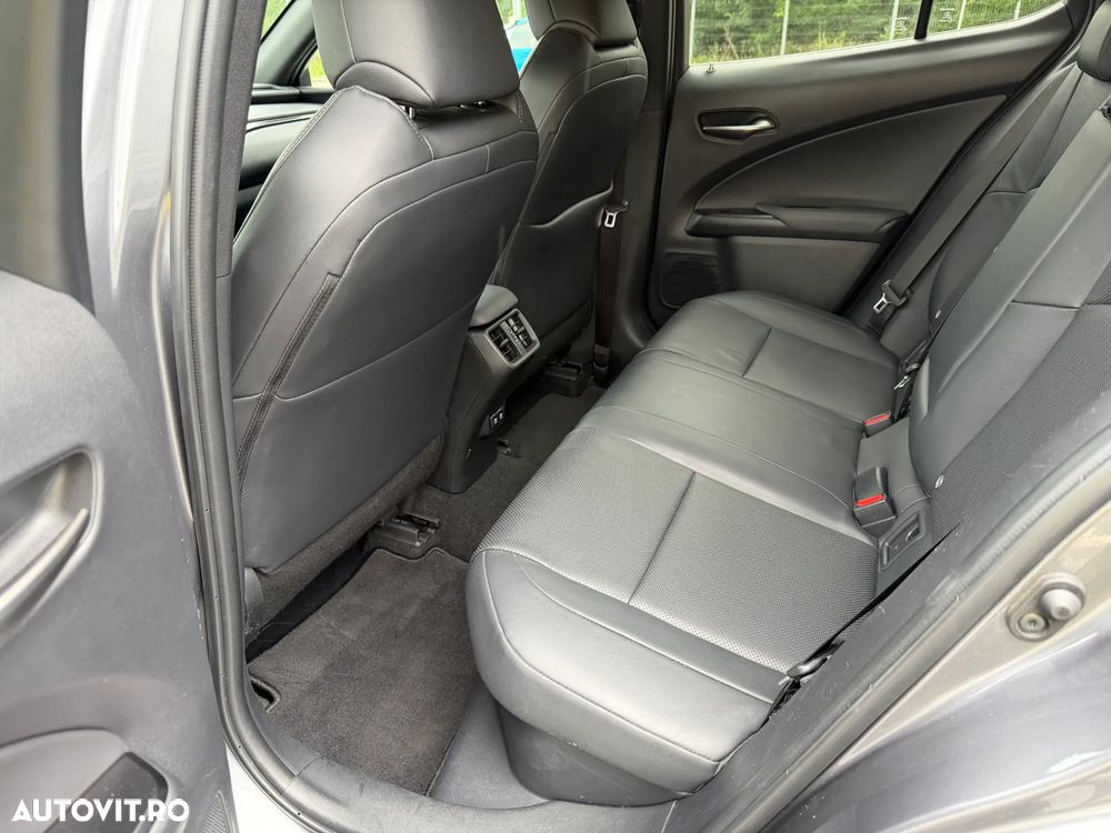 Lexus UX - 19