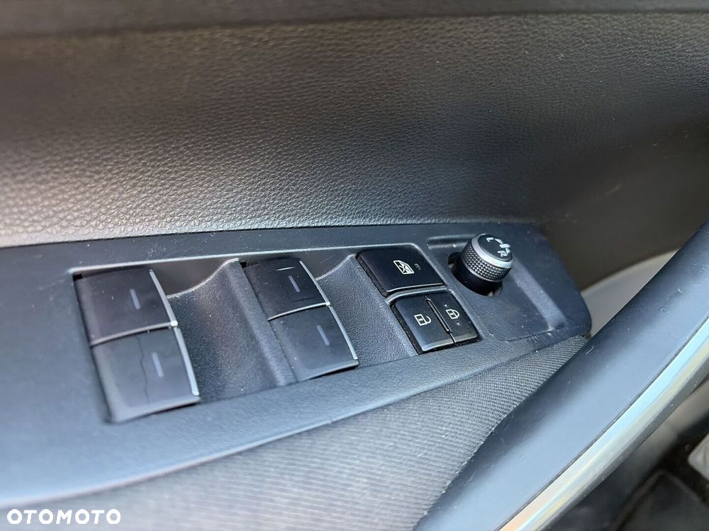 Toyota Corolla - 22