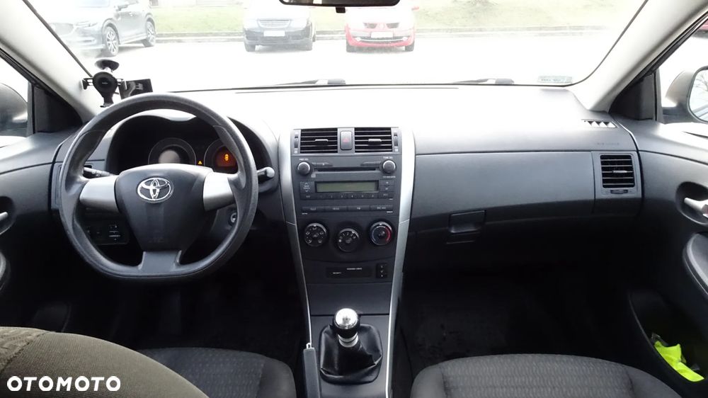 Toyota Corolla 1.6 Terra - 10