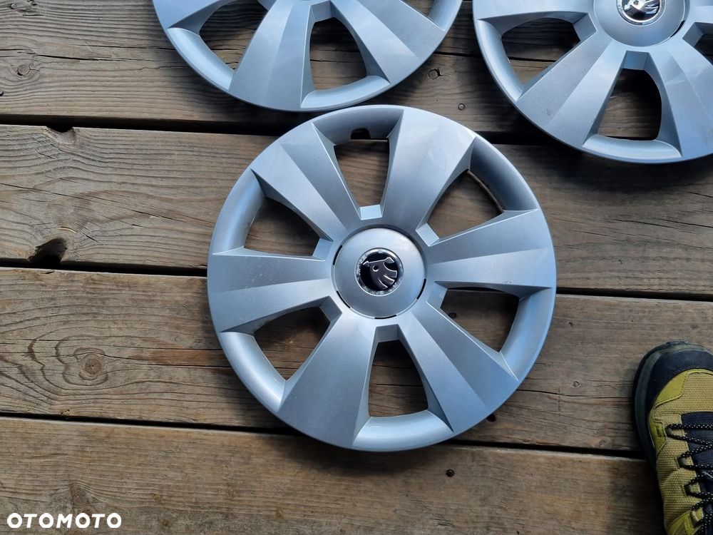SKODA FABIA KOLPAKI 15'' 5X100 srebrny Bdb stan CENA ZA 1szt,MAM 3SZT - 2