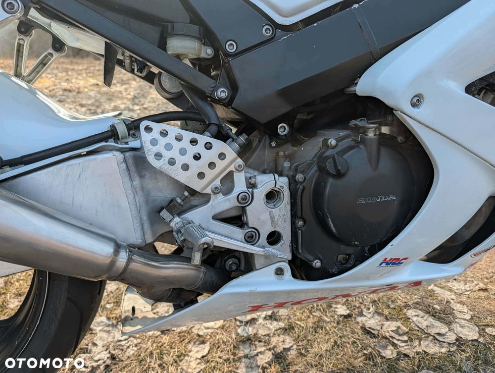 Honda CBR - 9