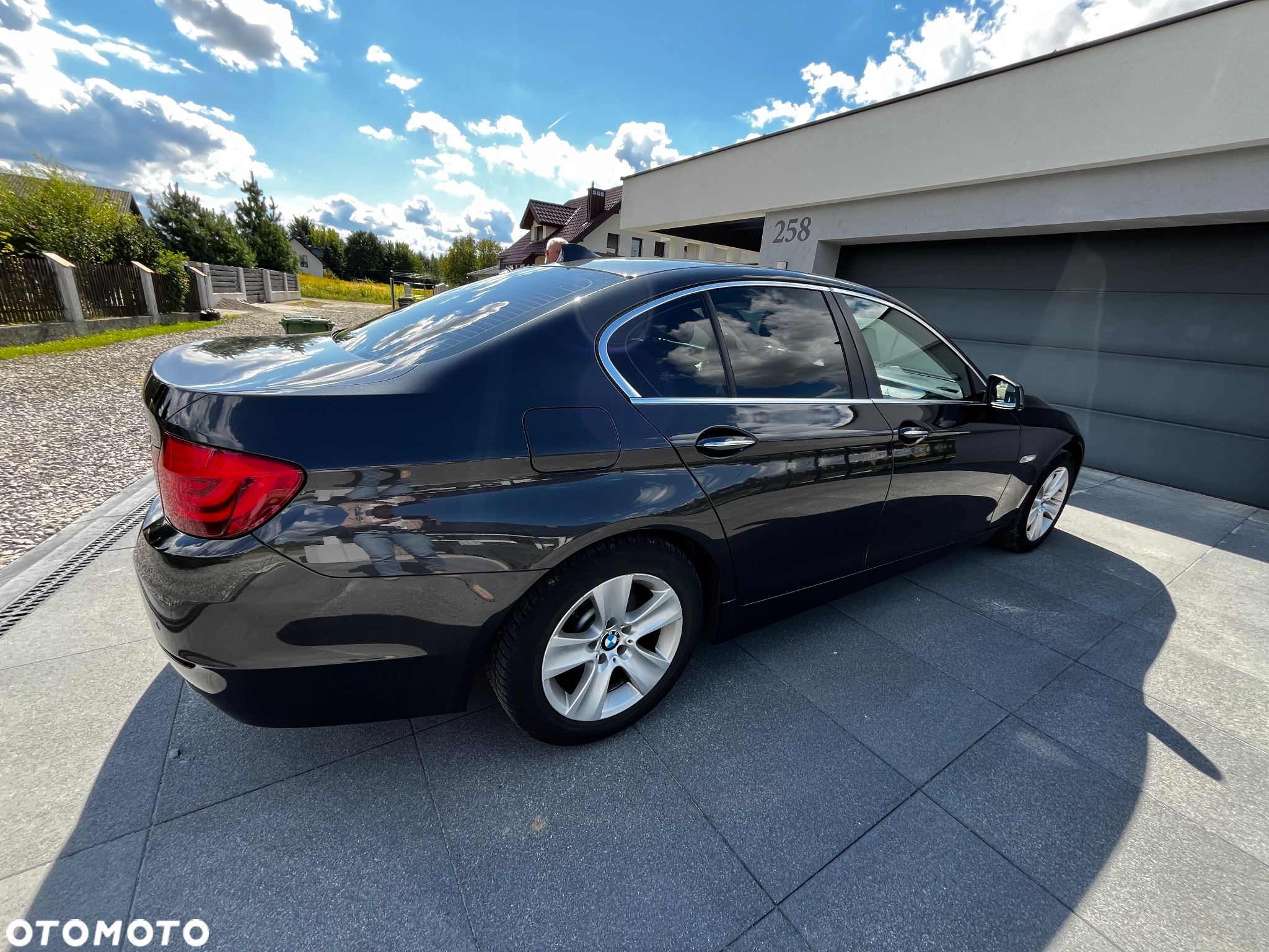 BMW Seria 5 528i xDrive - 5