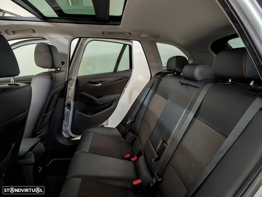 BMW X1 sDrive16d Sport Line - 9