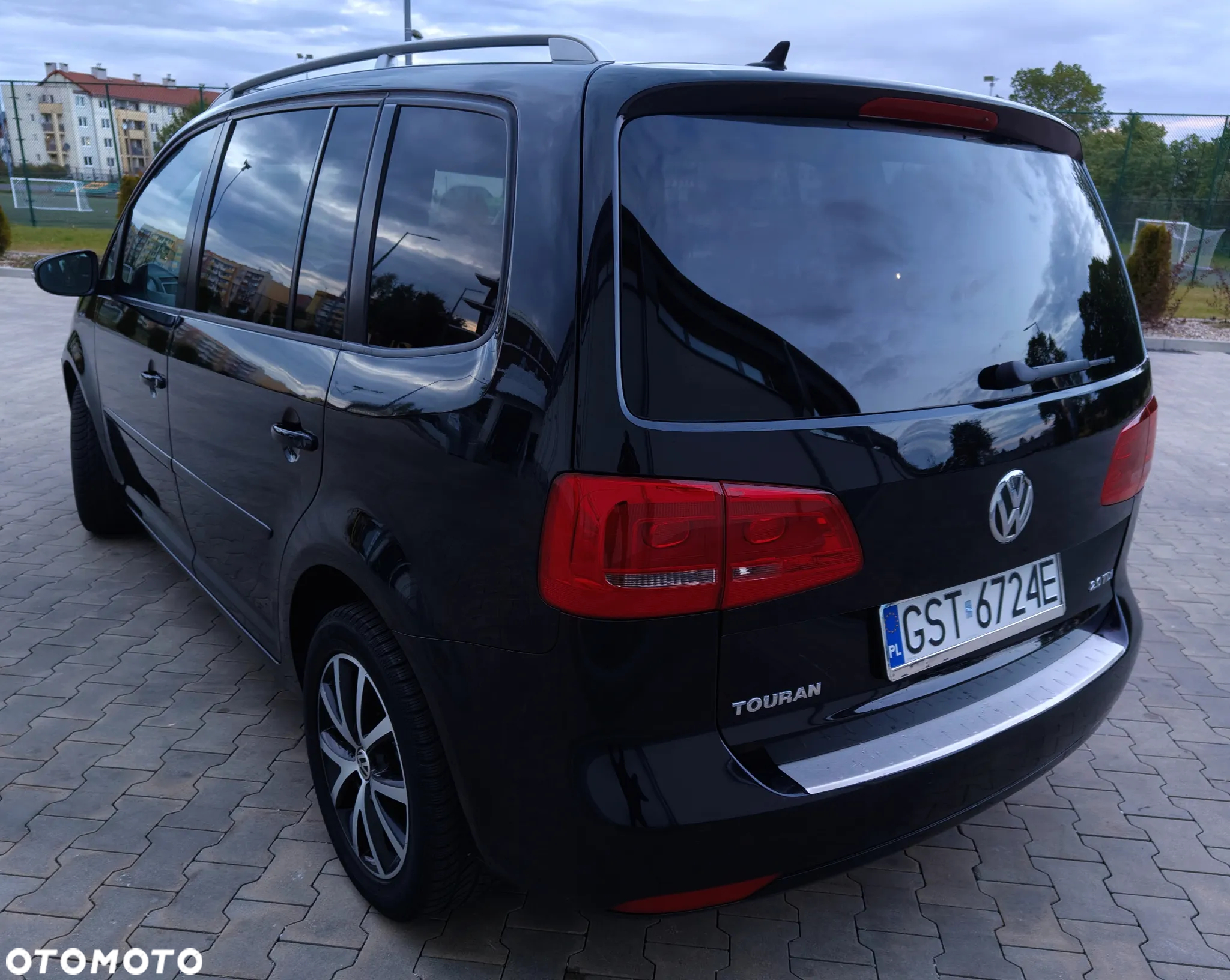 Volkswagen Touran 2.0 TDI DPF BlueMotion Technology DSG Comfortline - 3