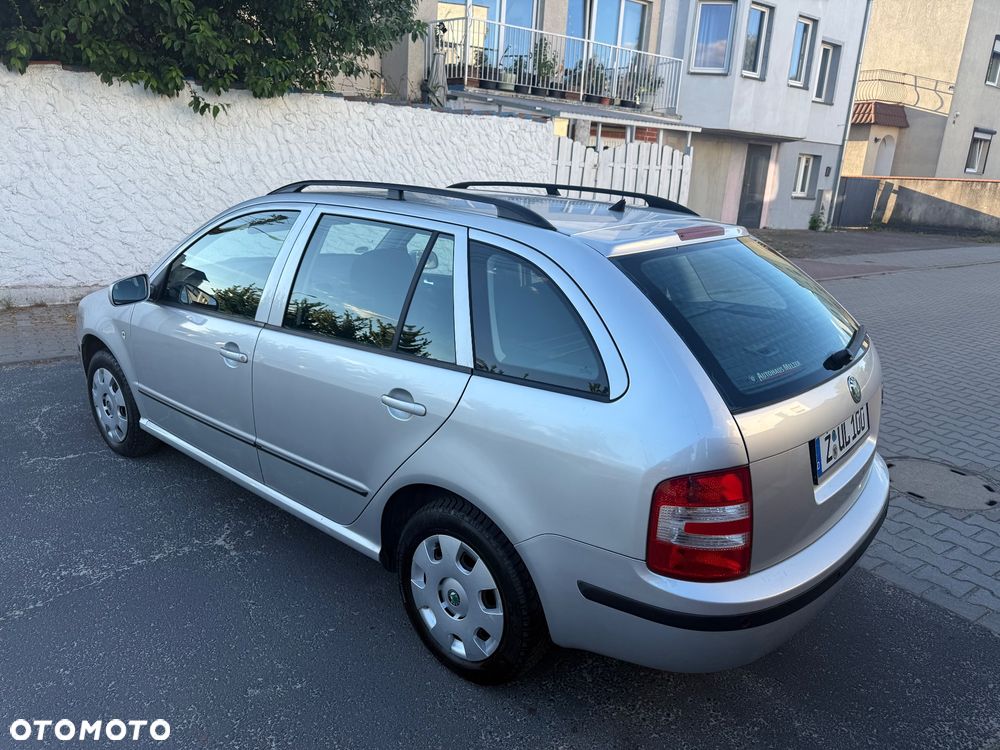 Skoda Fabia 1.4 16V Automatik Style Edition - 3
