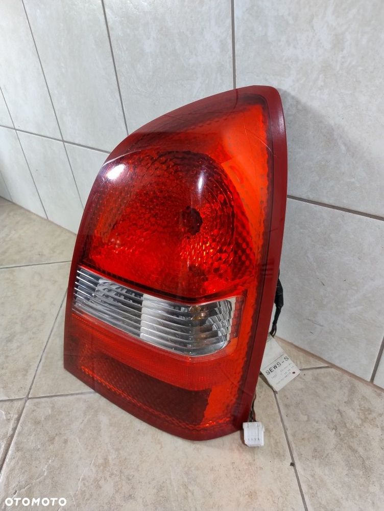 Nissan Primera P12 lift Lampa prawa tył sedan wersja Europejska wysyłka olx  pobranie kurier - 5