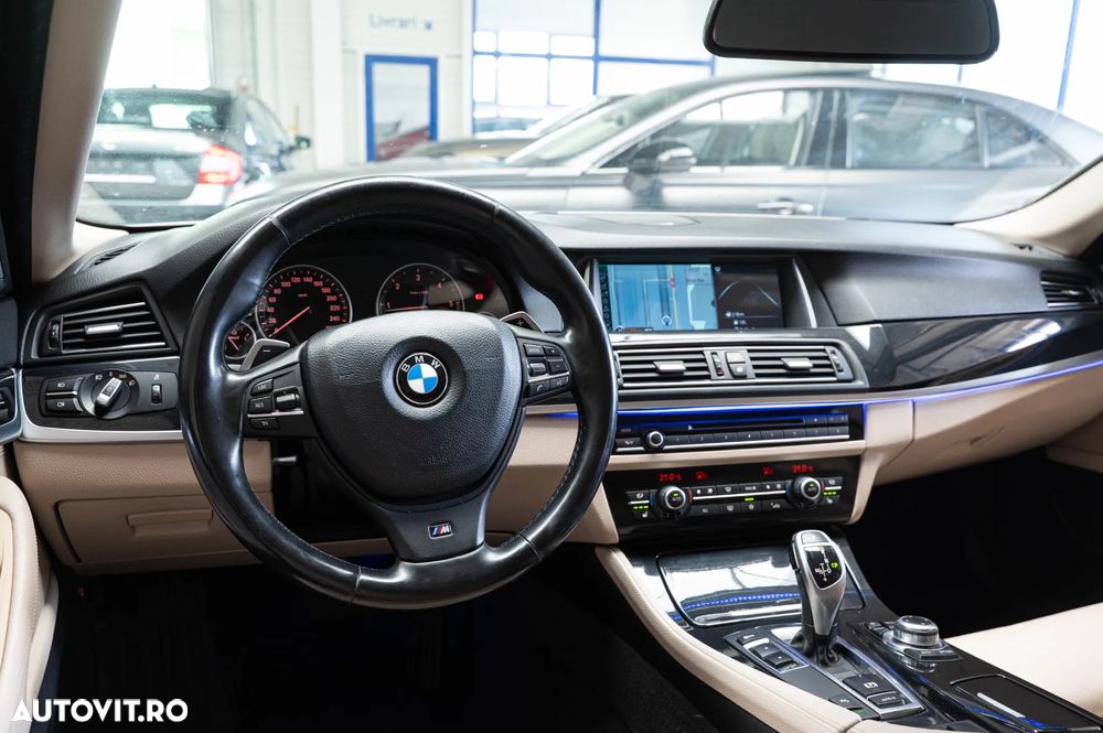 BMW Seria 5 525d Aut. - 26