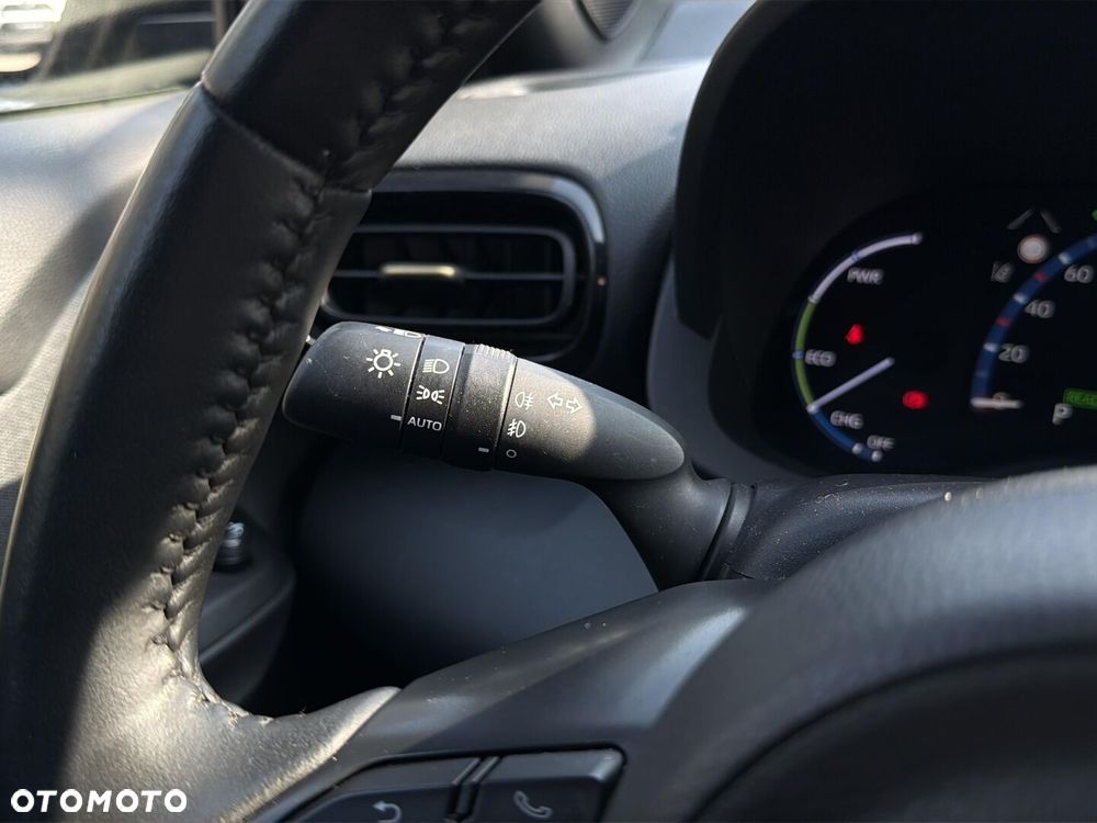 Toyota Yaris Cross Hybrid 1.5 Premiere Edition 4x4 - 11