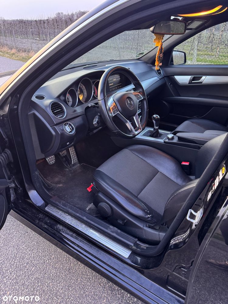 Mercedes-Benz Klasa C 200 CDI BlueEff Avantgarde - 6