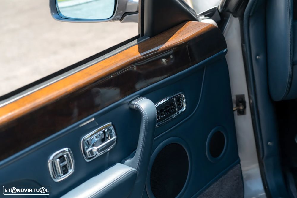 Bentley Azure Mulliner - 21