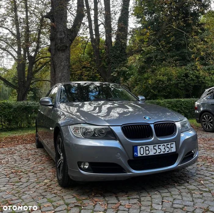 BMW Seria 3 320i - 1