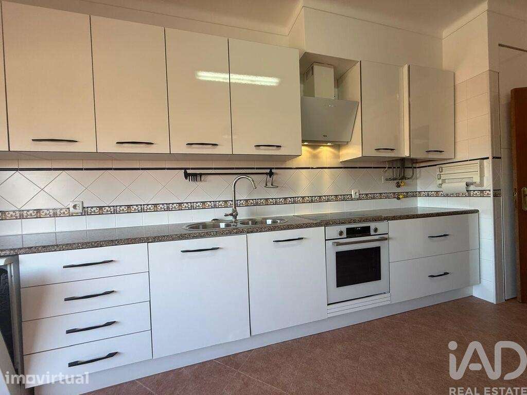 Apartamento T2 em Quinta do Anjo de 114,00 m2 - Grande imagem: 4/21