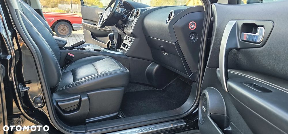 Nissan Qashqai 1.6 dCi 4 x 4 DPF tekna - 33