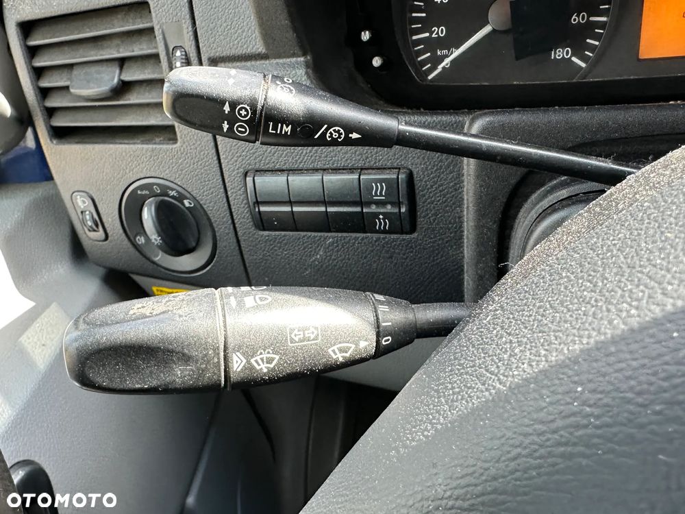 Mercedes-Benz Sprinter - 22
