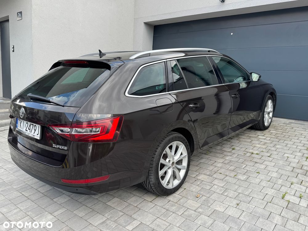 Skoda Superb 2.0 TDI Style DSG - 6