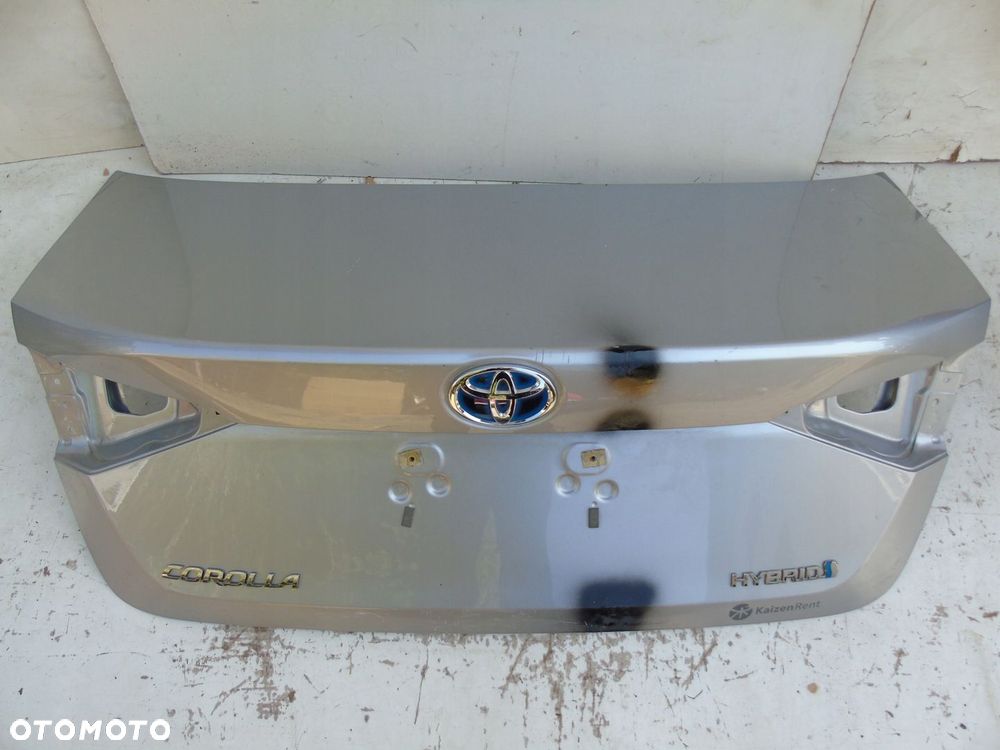 Toyota Corolla E21 sedan klapa bagażnika - 2