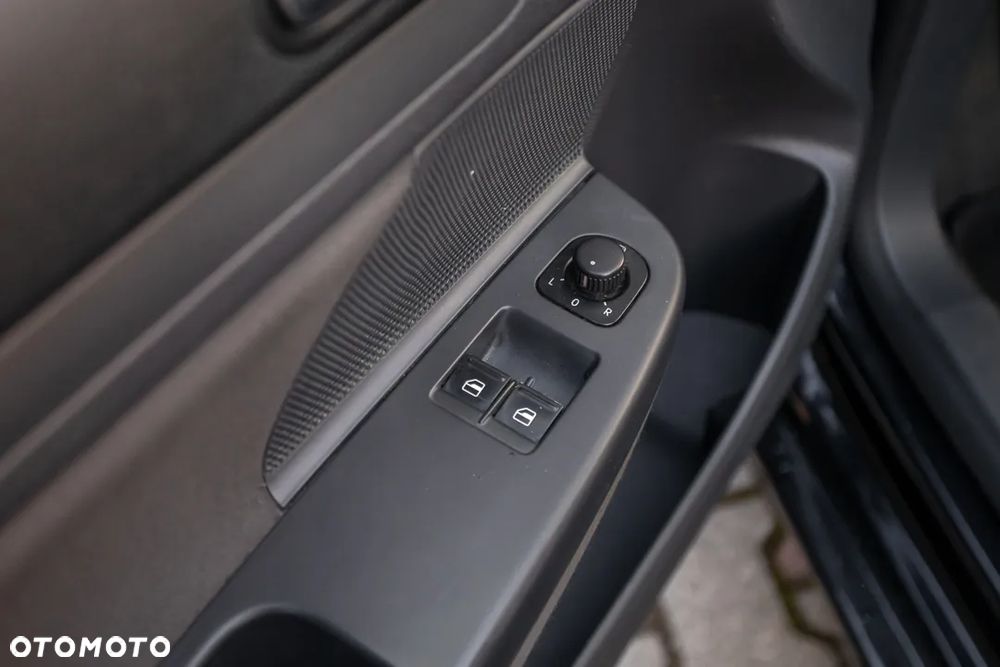 Volkswagen Golf 1.9 TDI DPF Trendline - 17