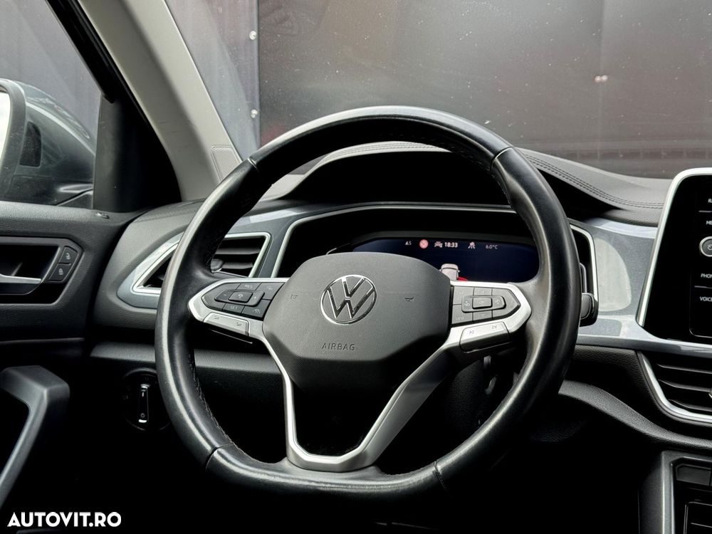 Volkswagen T-Roc - 10