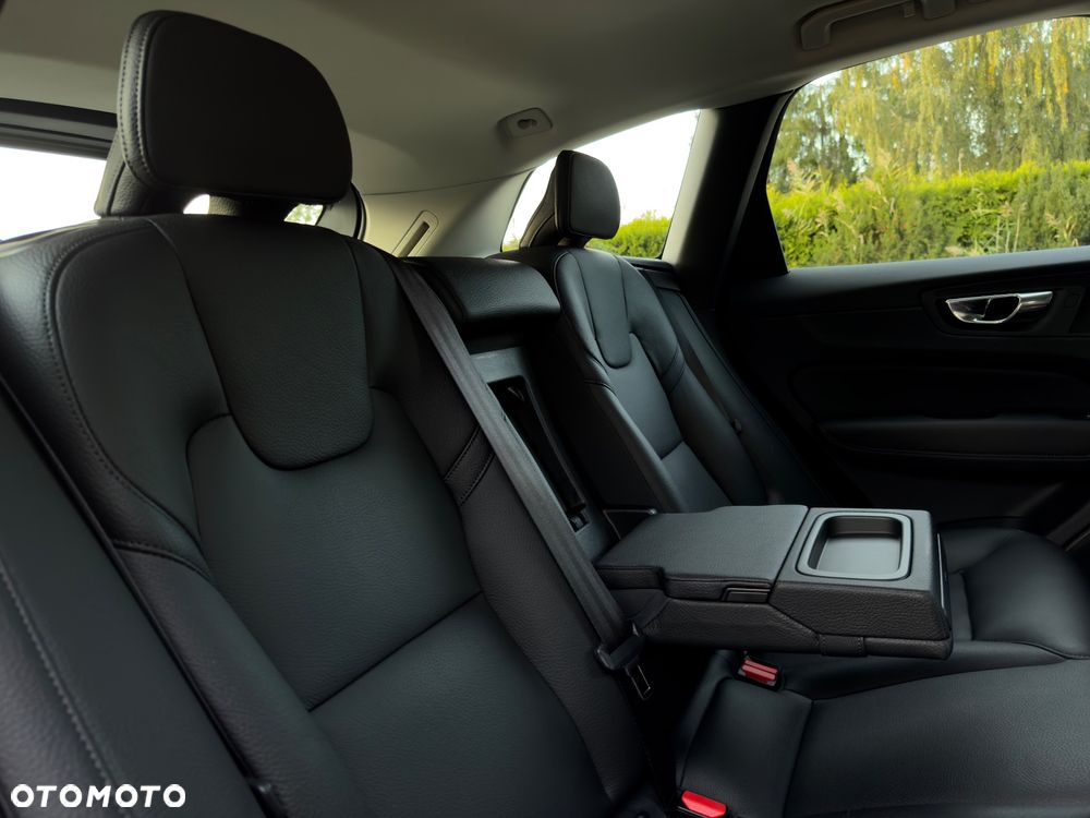 Volvo XC 60 D3 Momentum Pro - 19