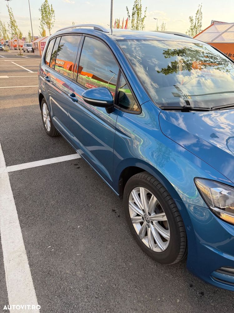Volkswagen Touran - 4