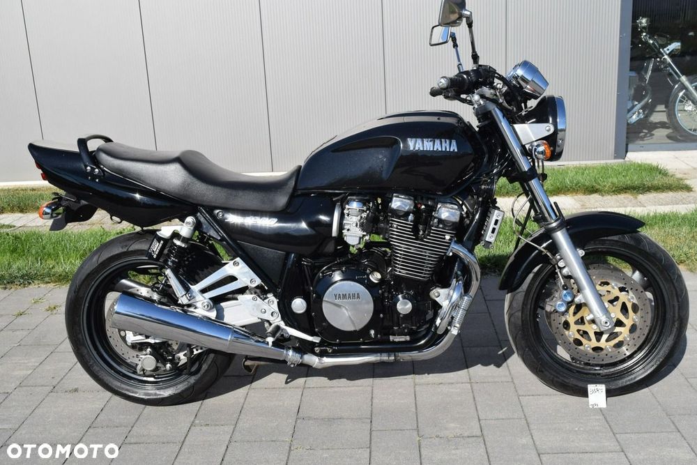 Yamaha XJR - 13