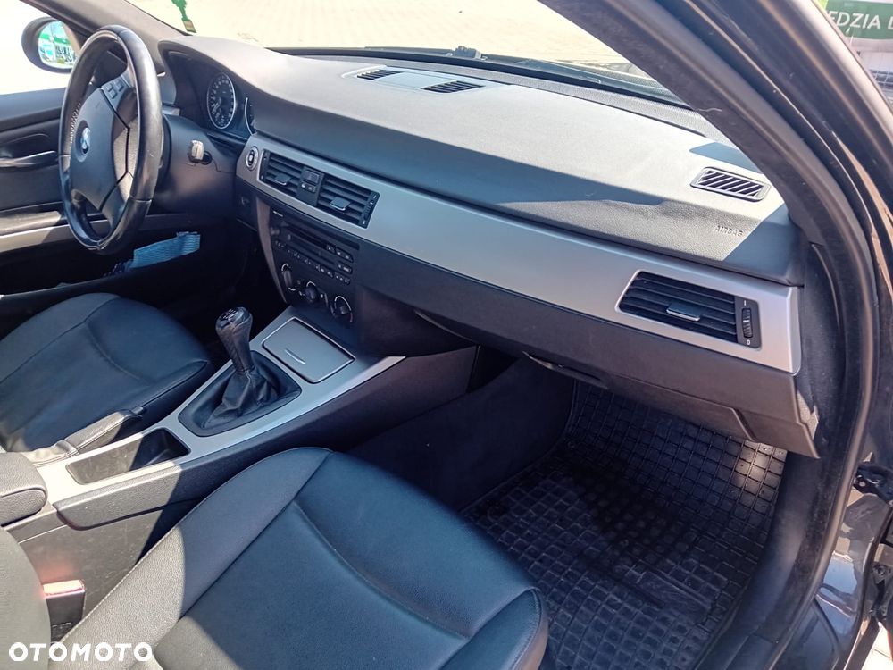 BMW Seria 3 318d - 21