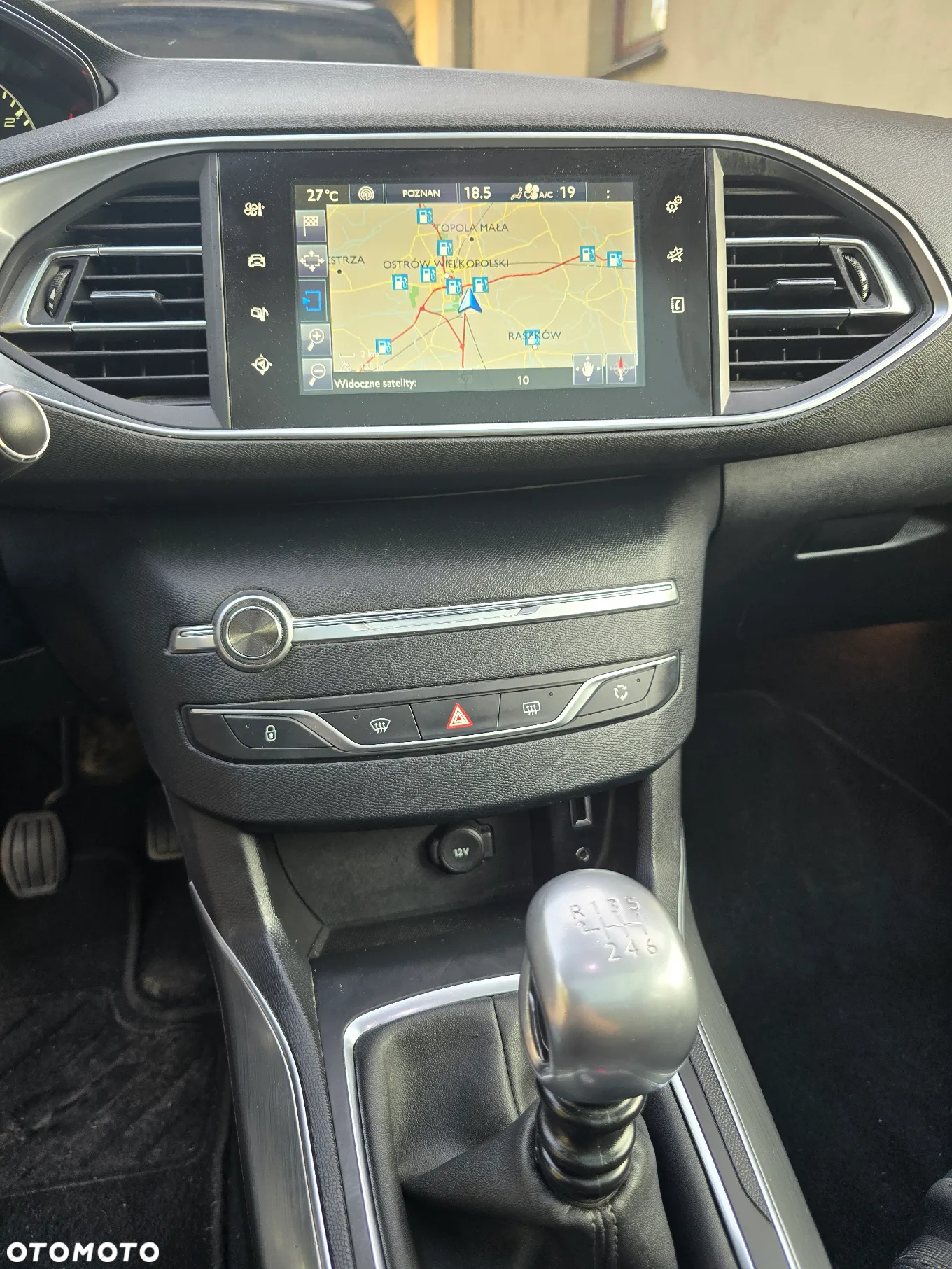 Peugeot 308 1.2 PureTech Allure S&S - 36