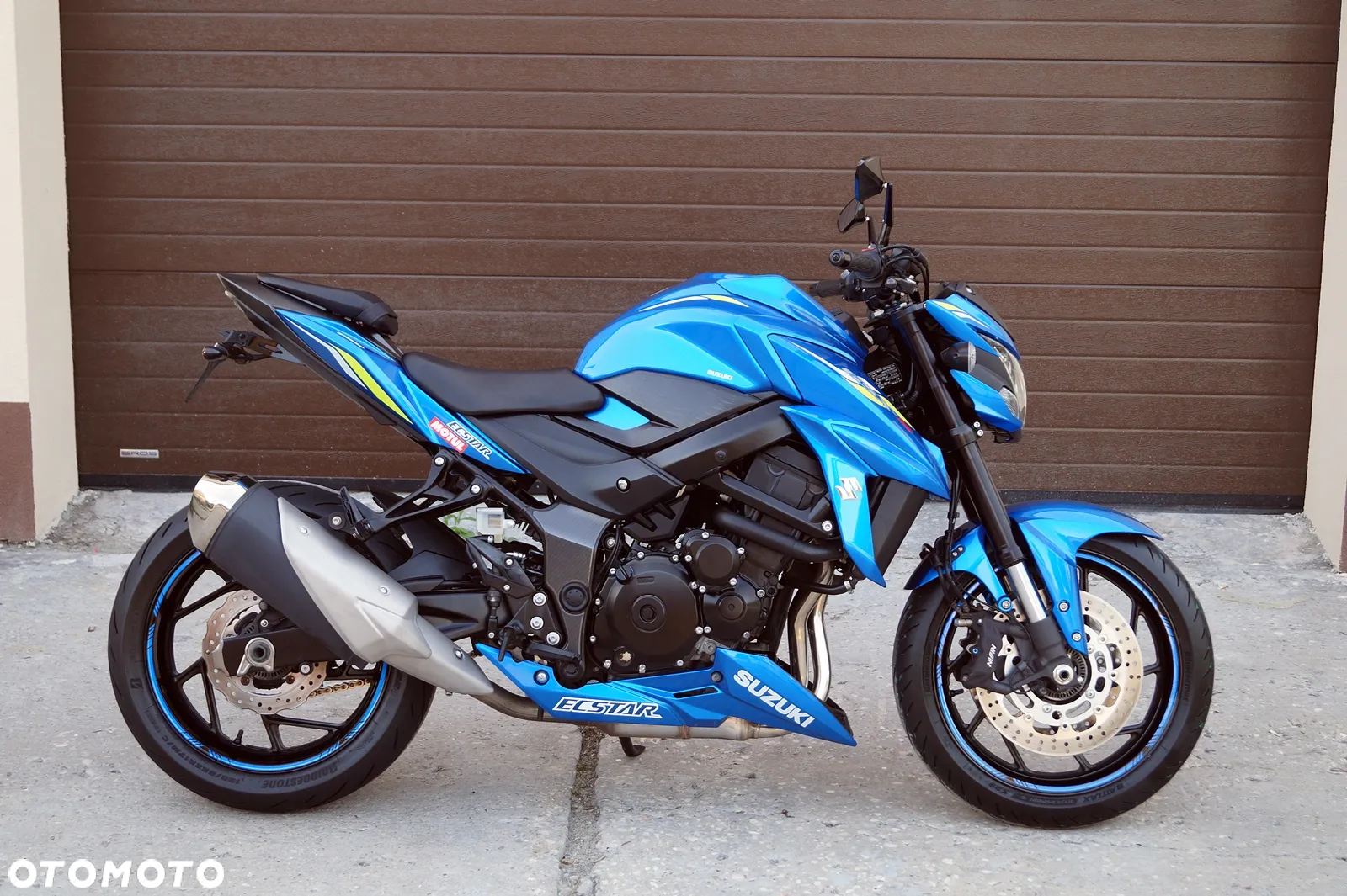 Suzuki GSX - 6