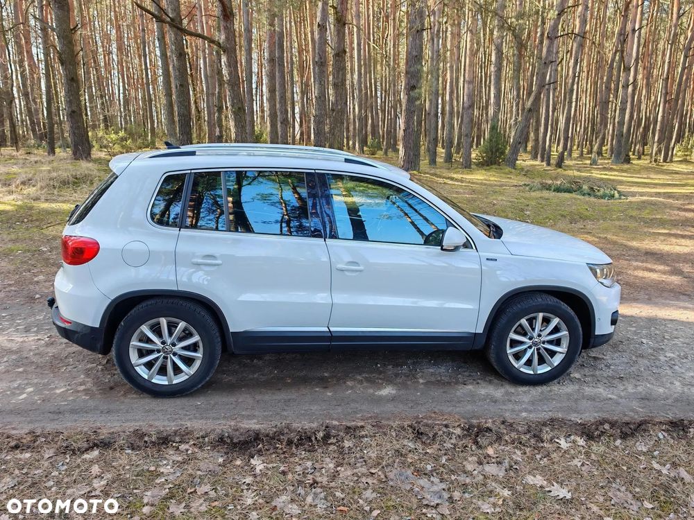 Volkswagen Tiguan 2.0 TDI DPF BlueMotion Technology Lounge Sport & Style - 2