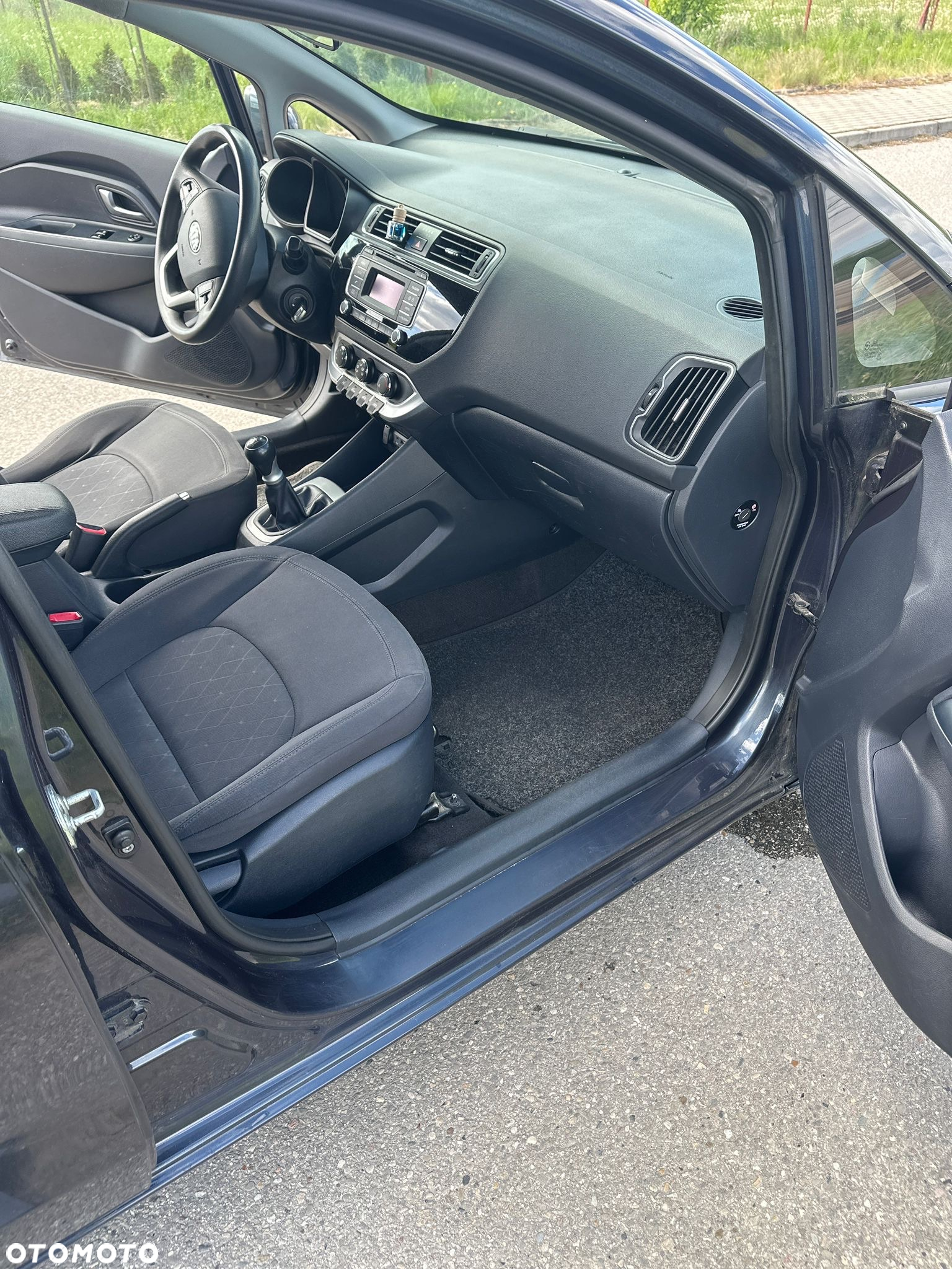 Kia Rio 1.2 Attract - 5