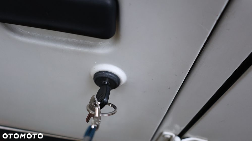 Land Rover Inny - 20