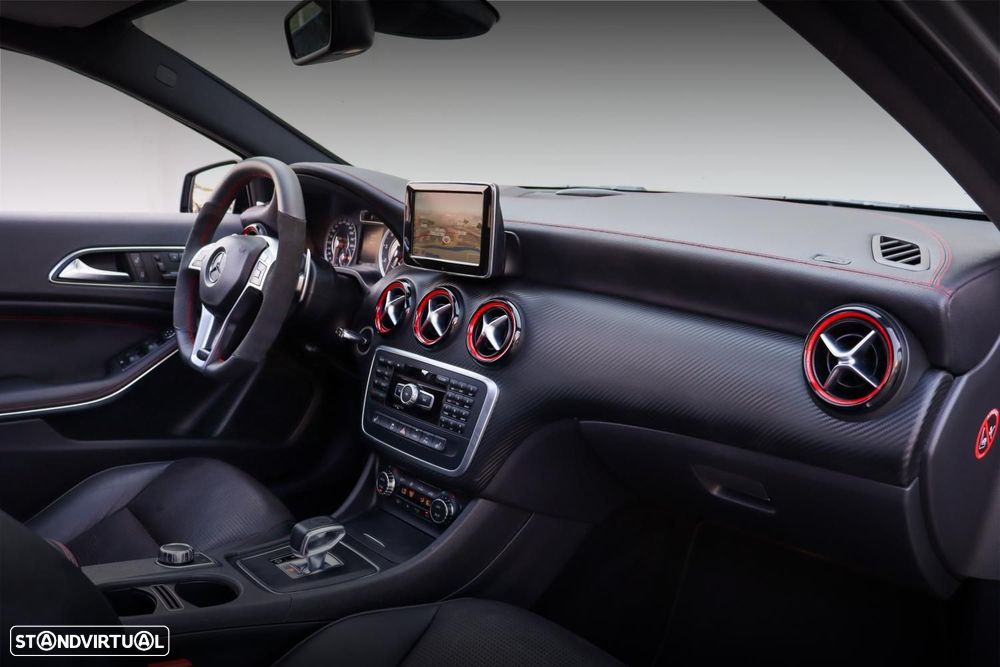 Mercedes-Benz A 45 AMG 4-Matic - 30