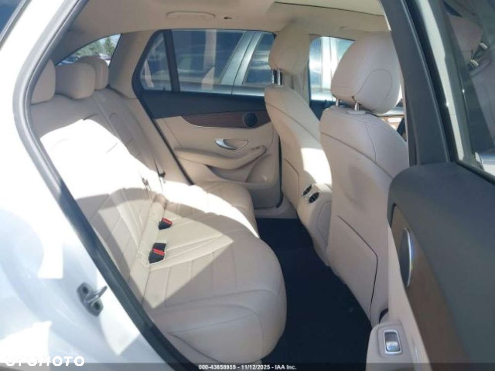 Mercedes-Benz GLC - 13