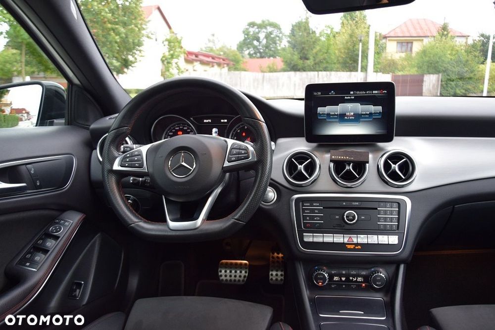 Mercedes-Benz GLA 250 4-Matic AMG Line - 8