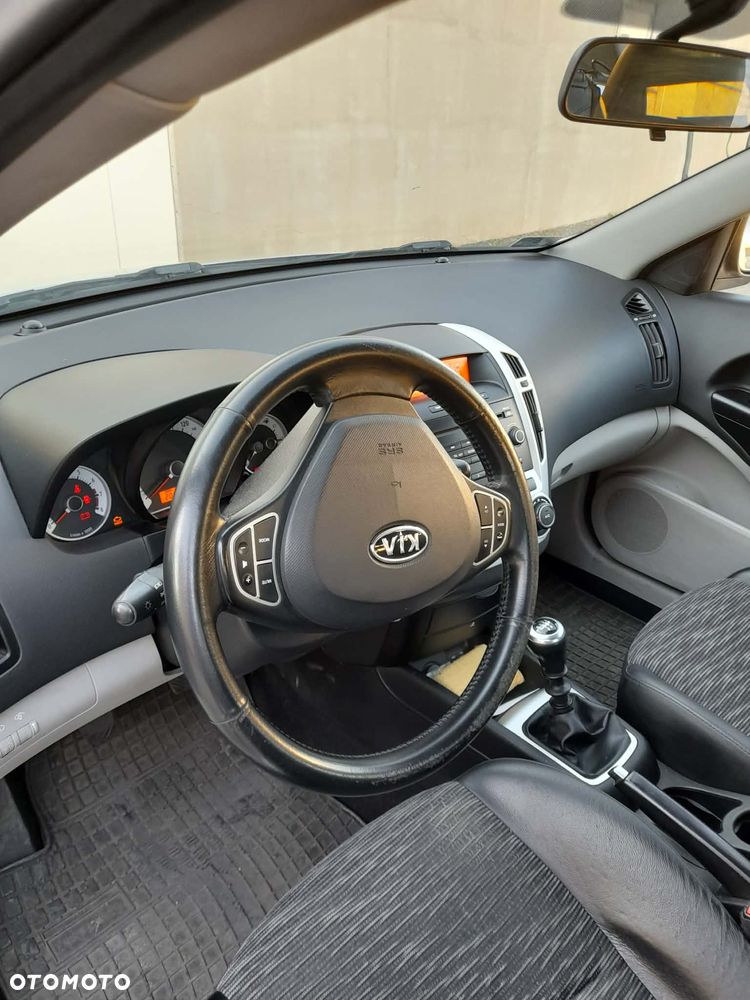 Kia Ceed 1.6 Optimum - 27