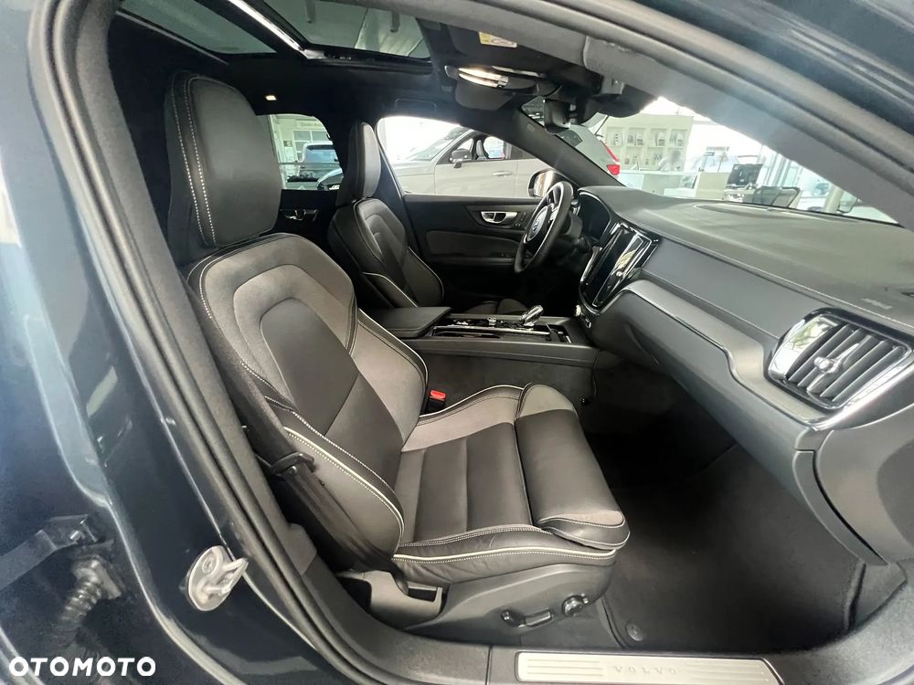 Volvo S60 B5 B AWD Ultimate Dark - 18