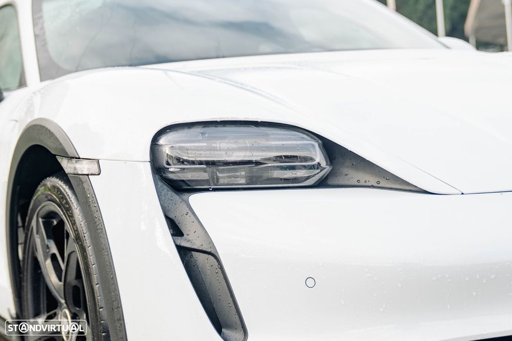 Porsche Taycan Cross Turismo 4 - 21