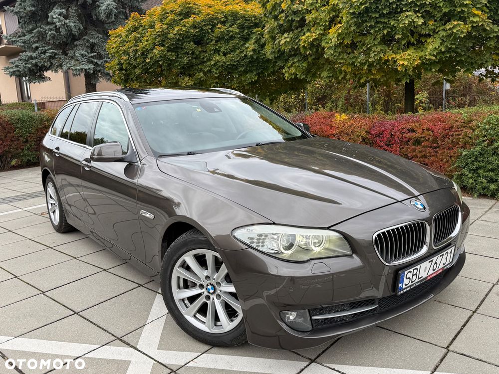 BMW 5 Series 2011 photo 2