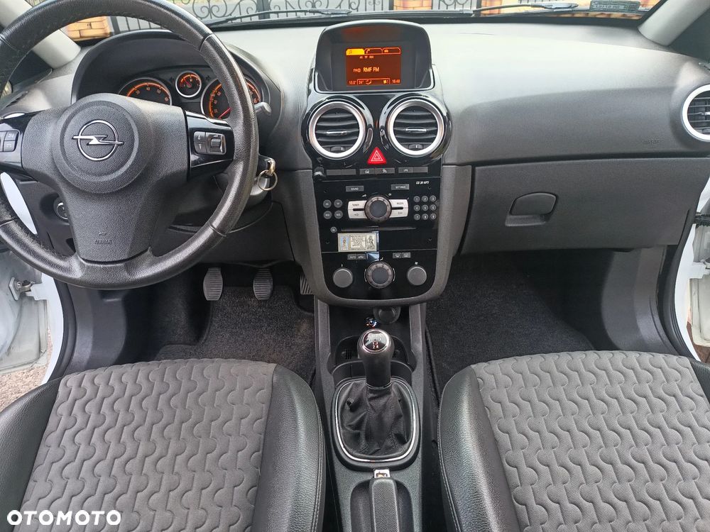 Opel Corsa 1.2 16V Cosmo S&S - 9