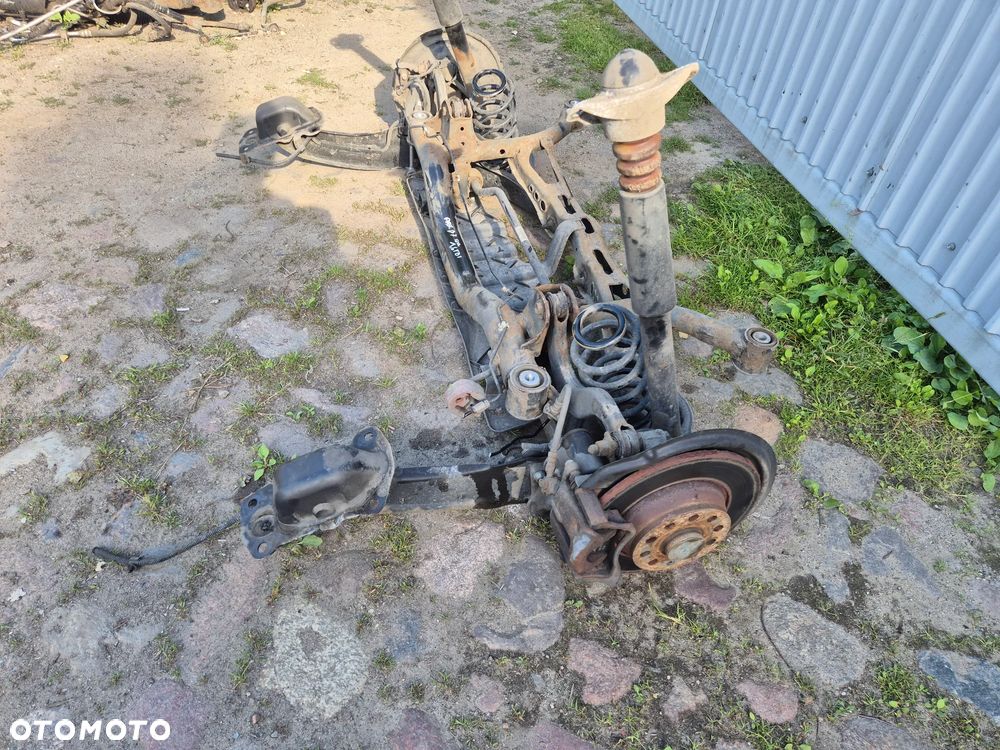 belka zawieszenie tył VW Passat B7 1.6 TDI - 2