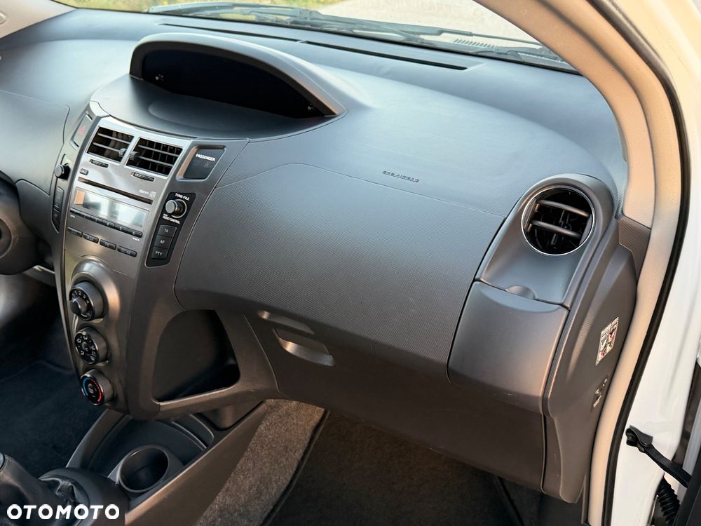 Toyota Yaris - 21