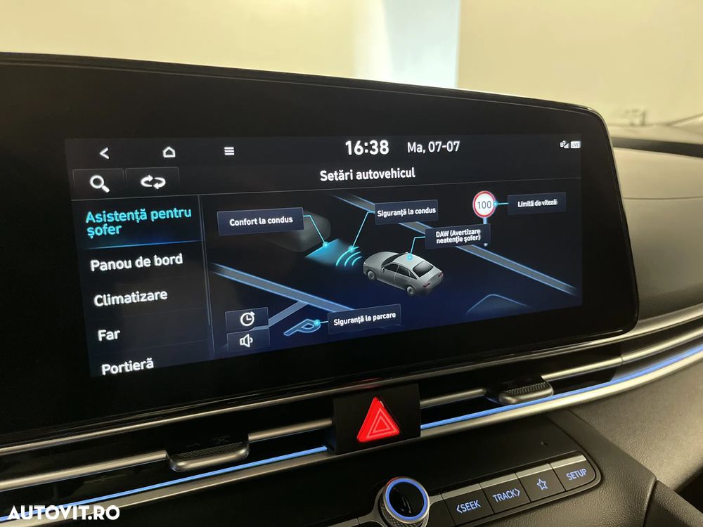 Hyundai Elantra - 20