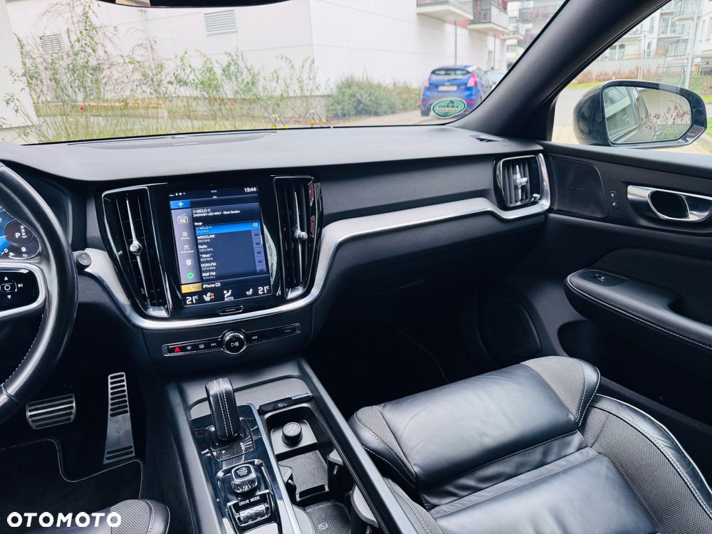 Volvo V60 D4 AWD R-Design - 22