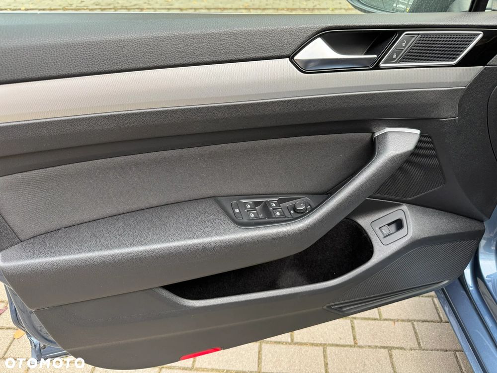 Volkswagen Passat 1.8 TSI BMT Comfortline - 13