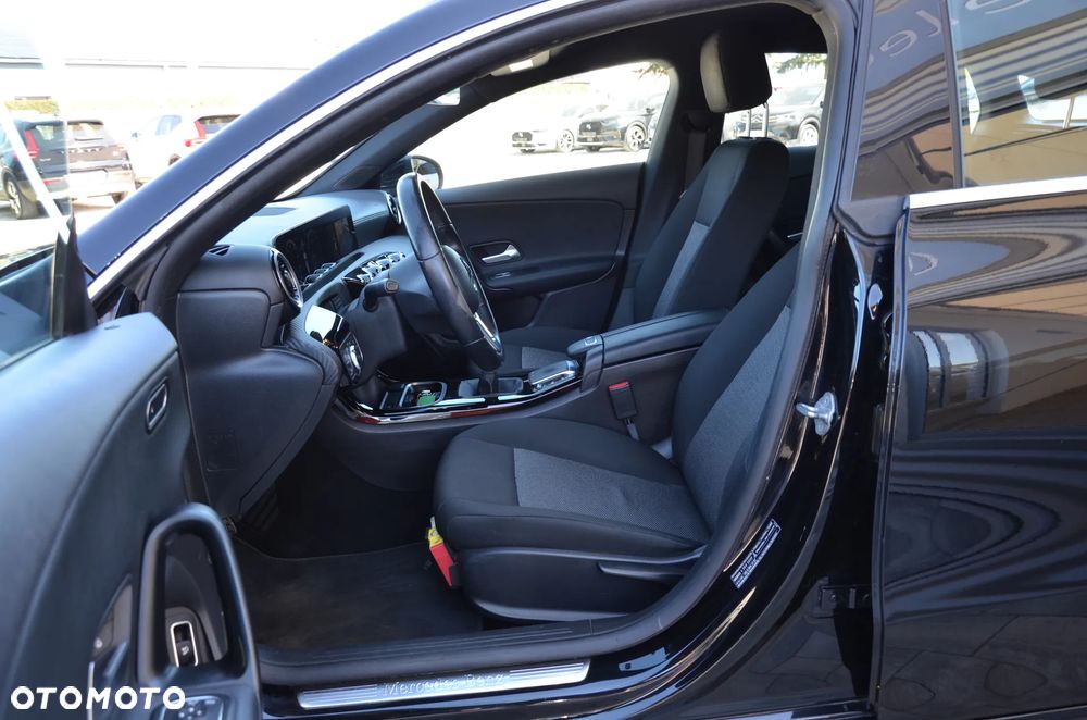Mercedes-Benz CLA 180 d - 15