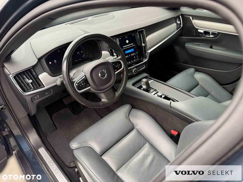Volvo V90 Cross Country - 13