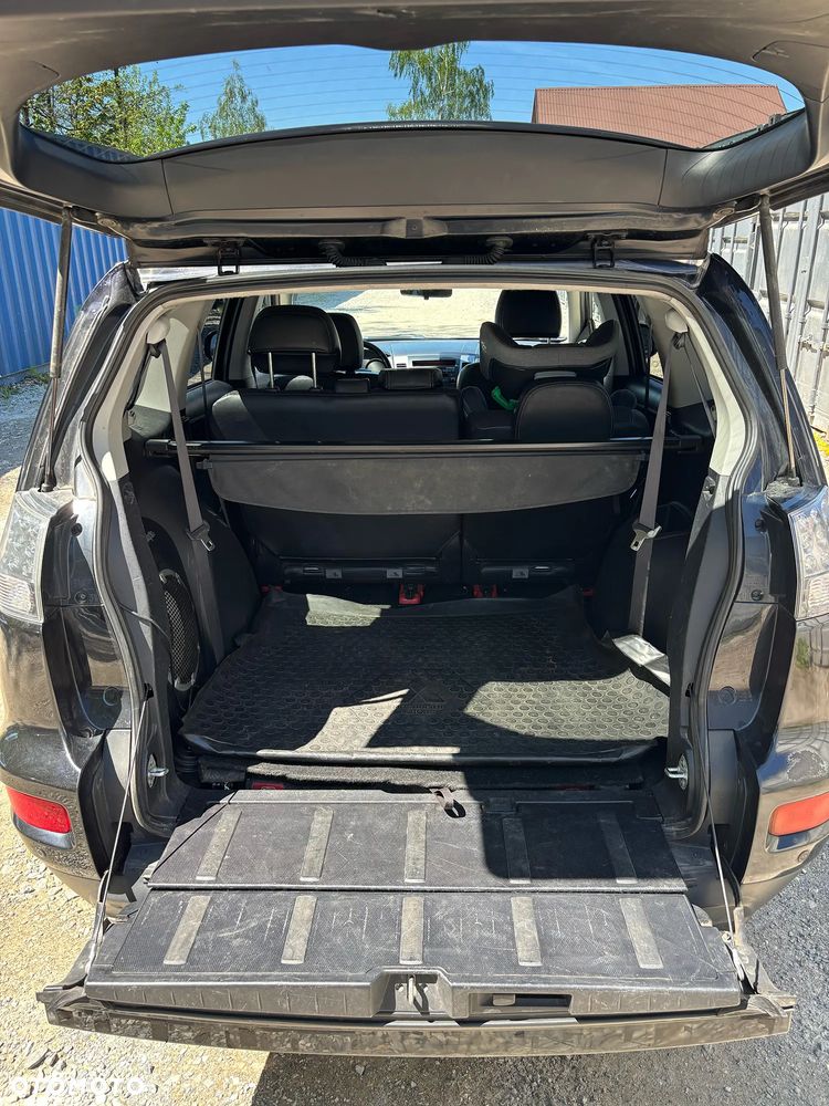 Mitsubishi Outlander 2.0 DID Intense + - 9